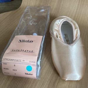 Nikolay Streampointe pointe shoes